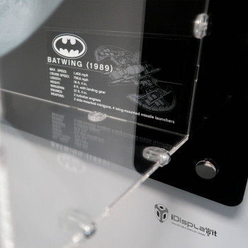 Preview: Lego 76161 UCS 1989 Batwing Wall Display Case
