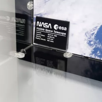 Lego 10283 NASA Space Shuttle Discovery Wall Display Case