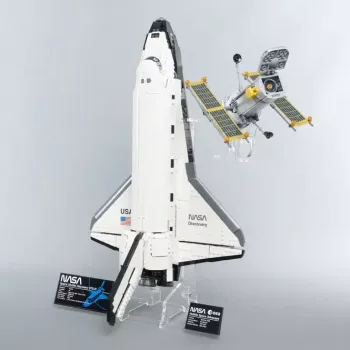 10283 NASA Space Shuttle Discovery - Vertical Display Stand