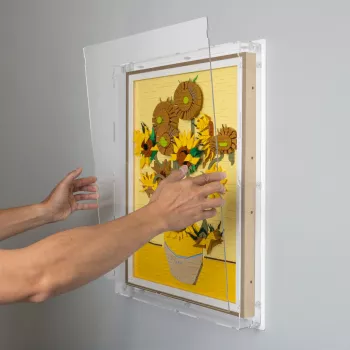 31215 Vincent Van Gogh Sunflowers Wall Mounted Display Case