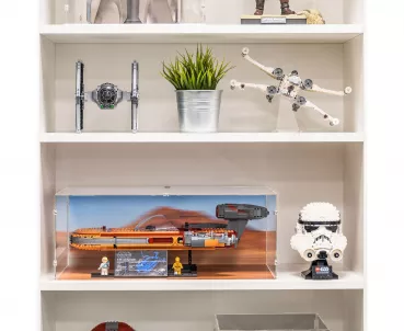 75341 Luke Skywalker’s Landspeeder Display Case