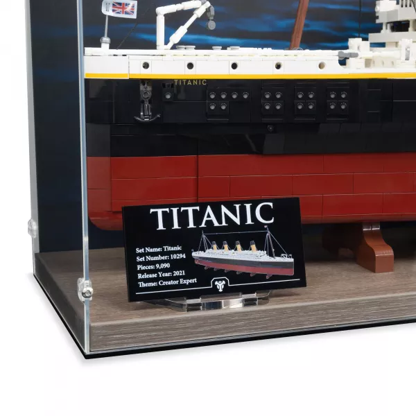 10294 Titanic Display Case