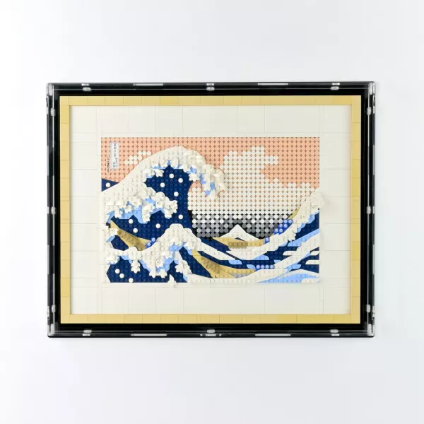 31208 Hokusai Great Wave - Wall Mounted Display Case