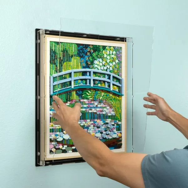 31220 Claude Monet Bridge over a Pond of Water Lilies - Wall Mounted Display Case