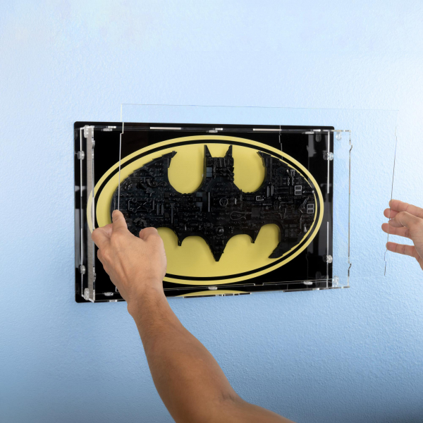 76330 Batman Logo Wall Mounted - Display Case